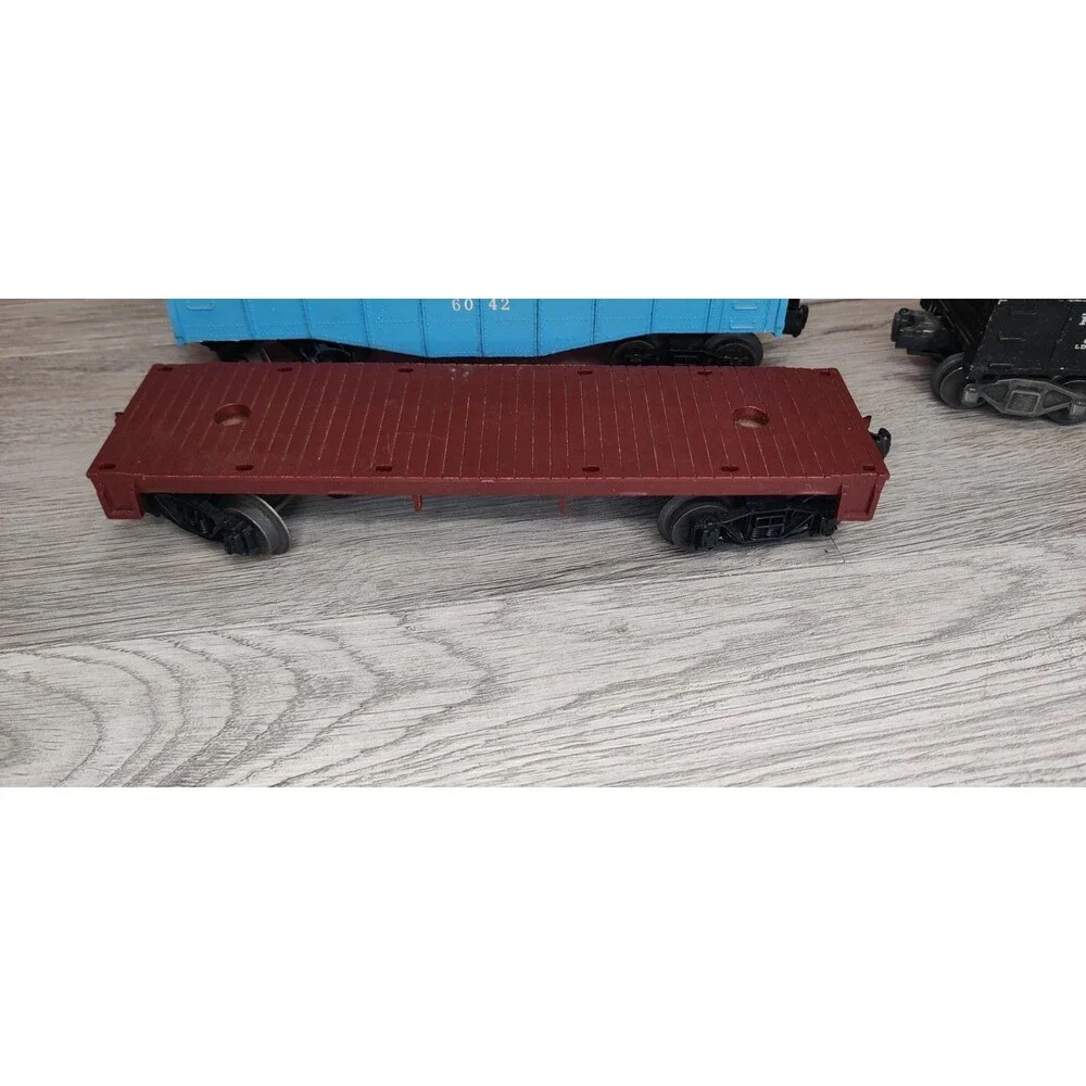Lionel O Gauge 5 Car Lot: 6257 Caboose, 25000 Lehigh Hopper, 6462 Gondola w/Load